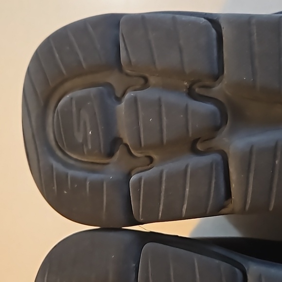 Skechers Black quick fit sneakers - Picture 11 of 12